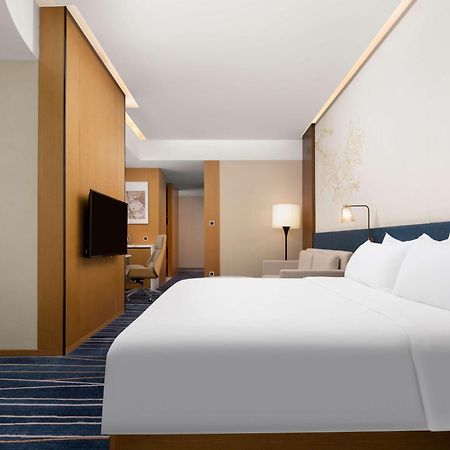 Hilton Garden Inn Zibo Zhangdian Екстер'єр фото
