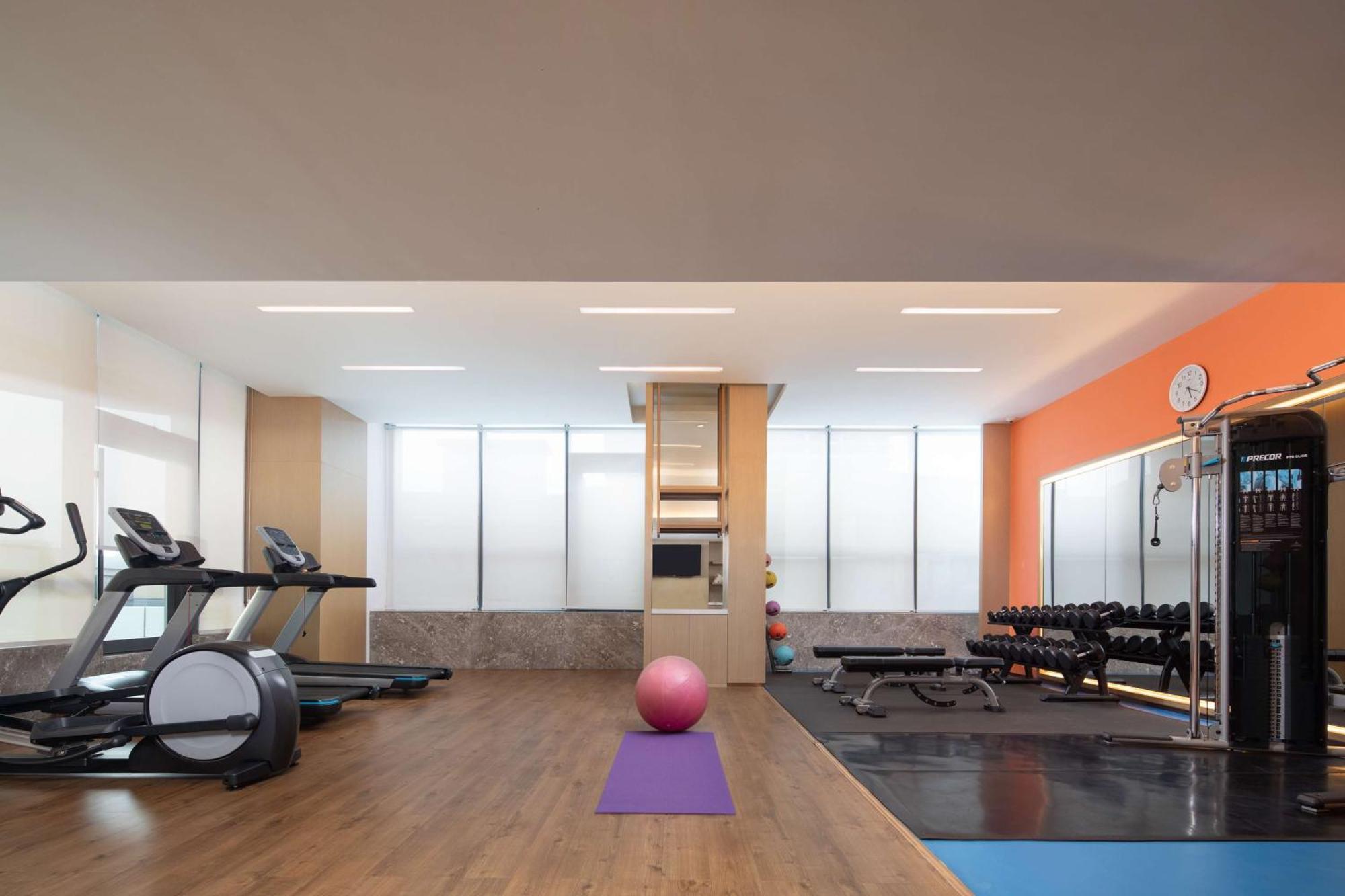 Hilton Garden Inn Zibo Zhangdian Екстер'єр фото